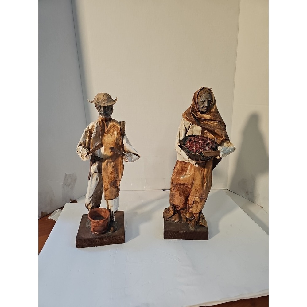 Mexican Folk Art Paper Mache Sculpture Figurine Village People W/ Pots Urns 2